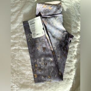 NWT Athleta Girl Chat Chat Printed Tights - Gray and Gold